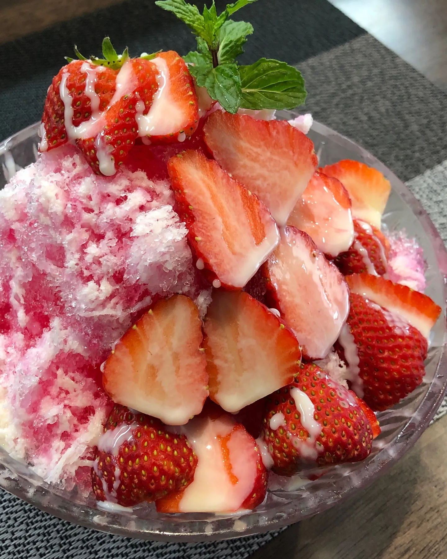 前回に引き続き、「洋食リベルタ」のかき氷のご紹介です🍧✨️