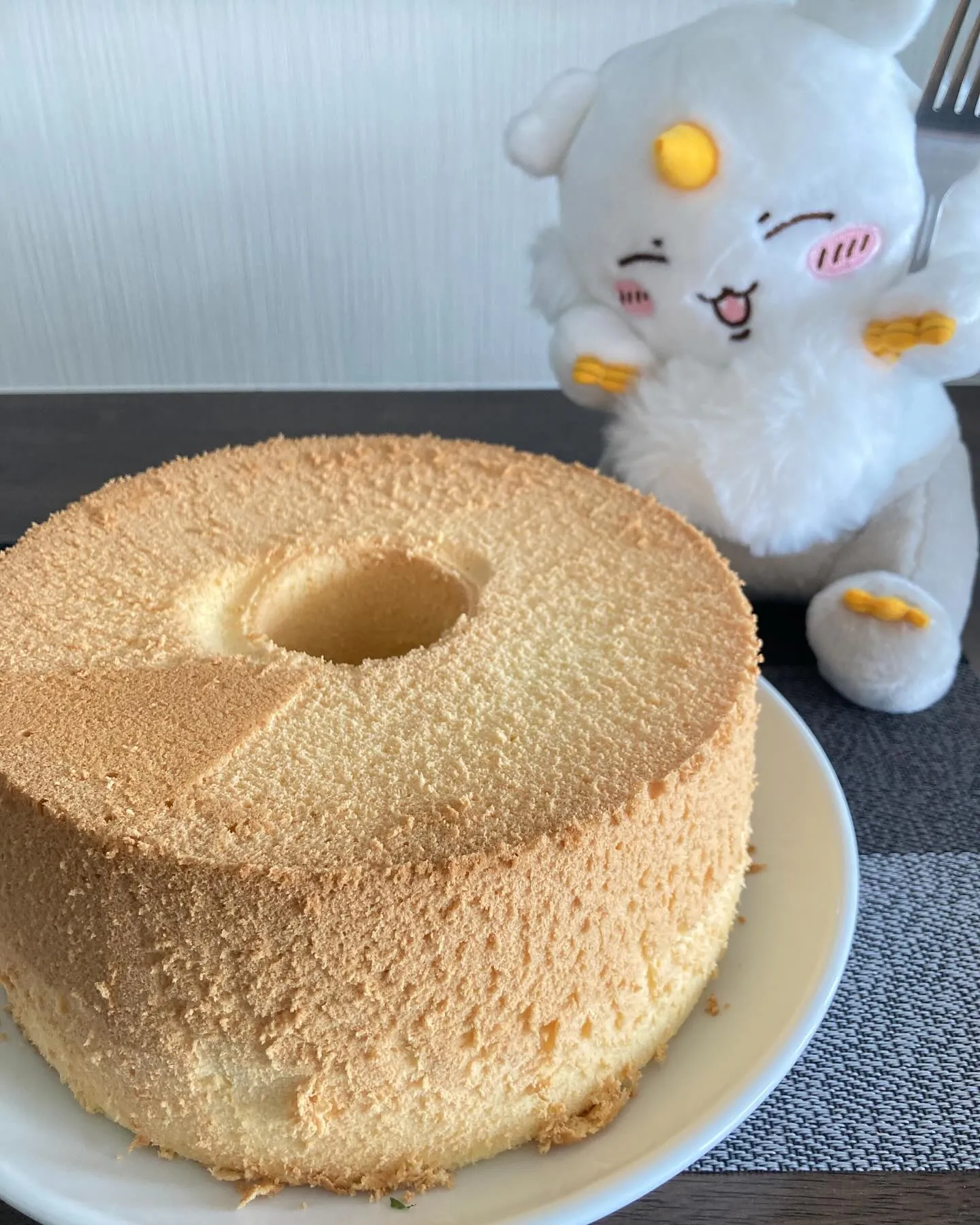 『洋食リベルタ』のシフォンケーキのご紹介です🤍