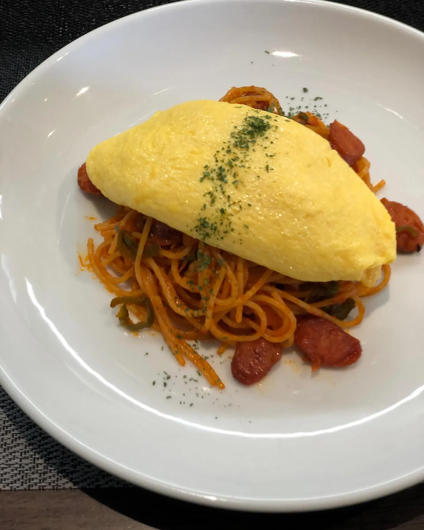 『洋食リベルタ』ランチメニュー(雨の日限定)のご紹介です🌄☀...