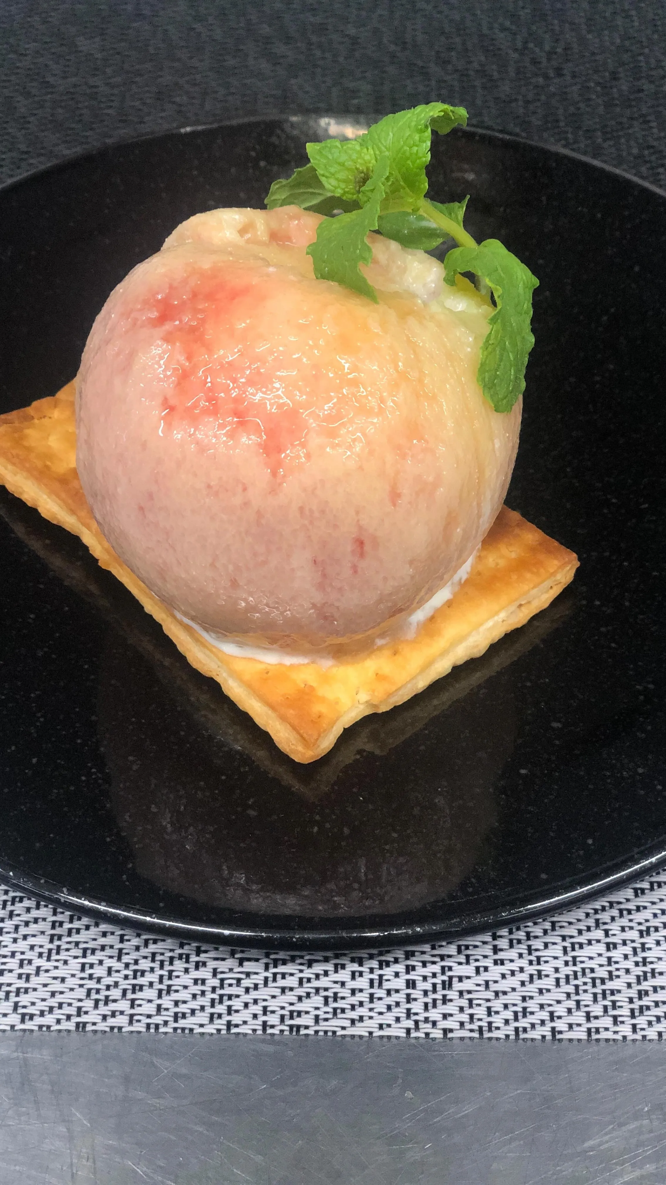『洋食リベルタ』期間限定デザートメニューのご紹介です🍑✨️